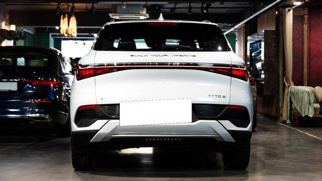 Second-hand 2023 BYD Atto 3 Special Edition for sale in New Delhi-8