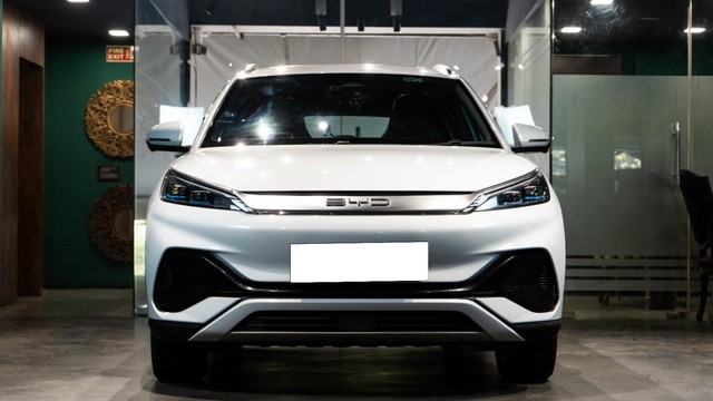 Second-hand 2023 BYD Atto 3 Special Edition for sale in New Delhi-2