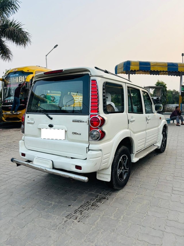 Second-hand 2006 Mahindra Scorpio SLX 2.6 Turbo 8 Str for sale in Lucknow-5