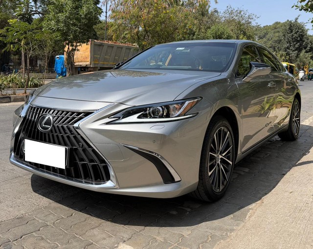 Second-hand 2024 Lexus ES 300h Exquisite for sale in Bangalore-4