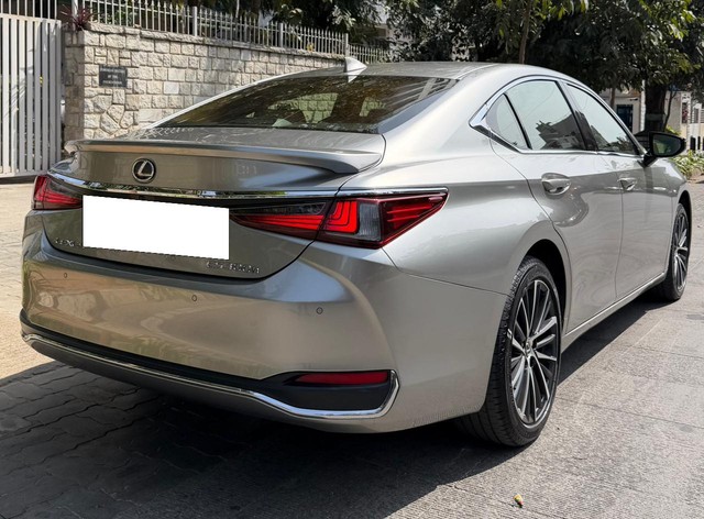 Second-hand 2024 Lexus ES 300h Exquisite for sale in Bangalore-7