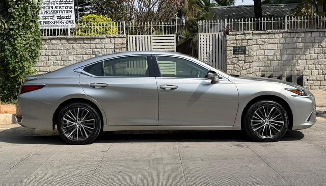 Second-hand 2024 Lexus ES 300h Exquisite for sale in Bangalore-1