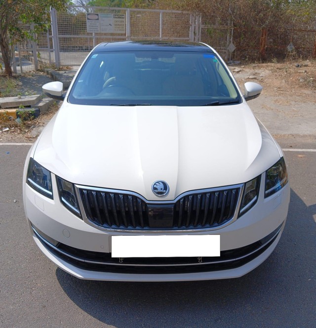 Second-hand 2018 Skoda Octavia 1.8 TSI AT L K for sale in Bangalore-4