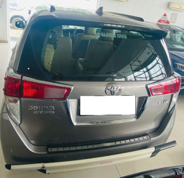 Second-hand 2022 Toyota Innova Crysta 2.4 VX 7 STR for sale in Varanasi-3