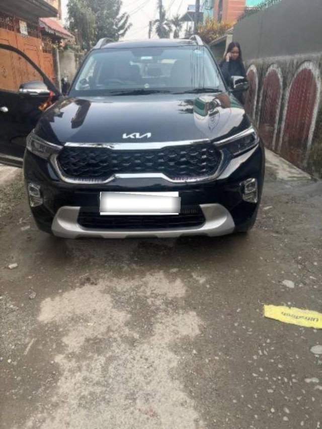 Second-hand 2023 Kia Sonet HTX Turbo iMT BSVI for sale in Darjeeling-8