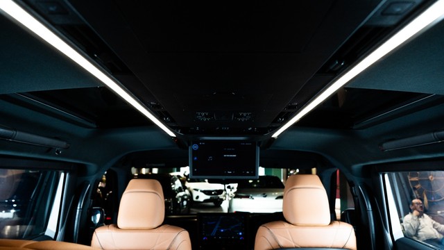 Second-hand 2025 Toyota Vellfire VIP Executive Lounge for sale in New Delhi-8