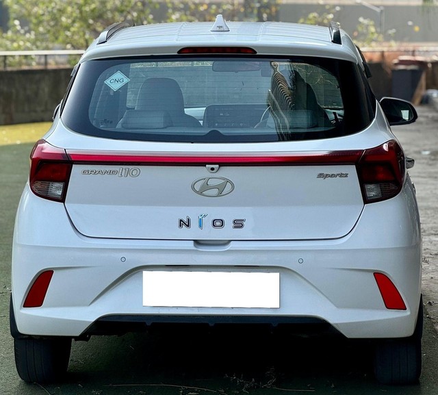 Second-hand 2023 Hyundai Grand i10 Nios Sportz CNG for sale in Mumbai-1