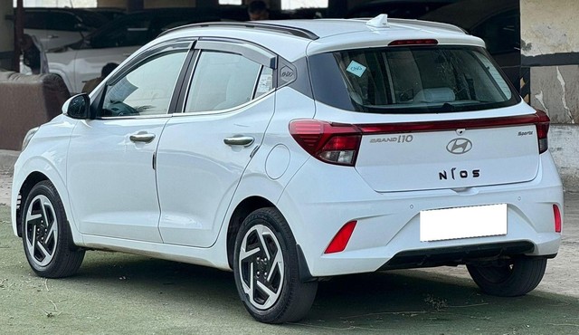 Second-hand 2023 Hyundai Grand i10 Nios Sportz CNG for sale in Mumbai-13