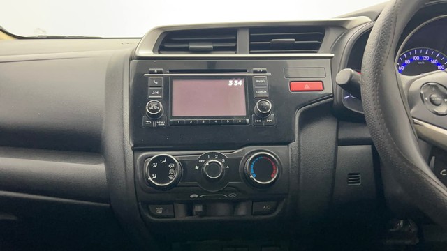 Second-hand 2016 Honda Jazz 1.2 SV i VTEC for sale in Kolkata-32