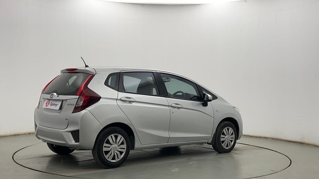 Second-hand 2016 Honda Jazz 1.2 SV i VTEC for sale in Kolkata-3