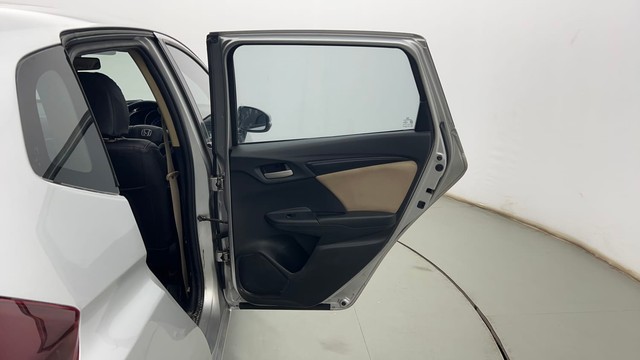 Second-hand 2016 Honda Jazz 1.2 SV i VTEC for sale in Kolkata-23