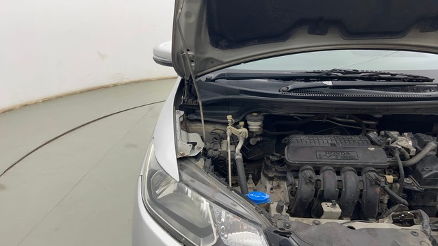 Second-hand 2016 Honda Jazz 1.2 SV i VTEC for sale in Kolkata-24