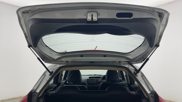 Second-hand 2016 Honda Jazz 1.2 SV i VTEC for sale in Kolkata-37