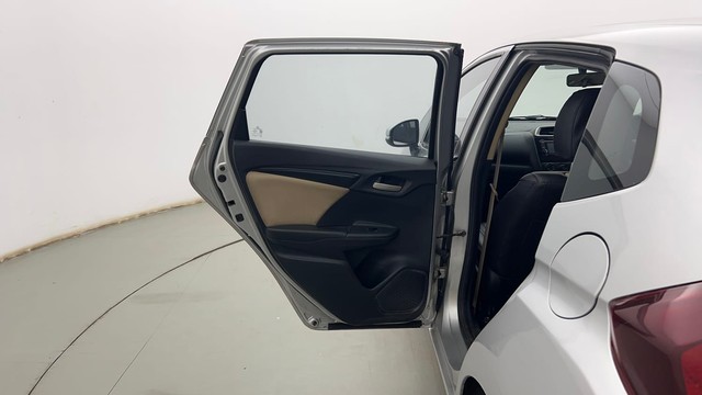 Second-hand 2016 Honda Jazz 1.2 SV i VTEC for sale in Kolkata-34