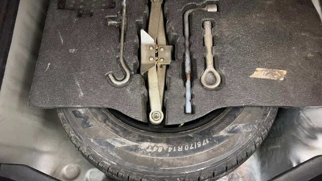 Second-hand 2016 Honda Jazz 1.2 SV i VTEC for sale in Kolkata-21