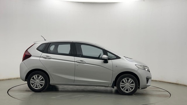 Second-hand 2016 Honda Jazz 1.2 SV i VTEC for sale in Kolkata-2