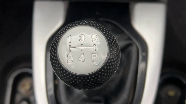 Second-hand 2016 Honda Jazz 1.2 SV i VTEC for sale in Kolkata-12