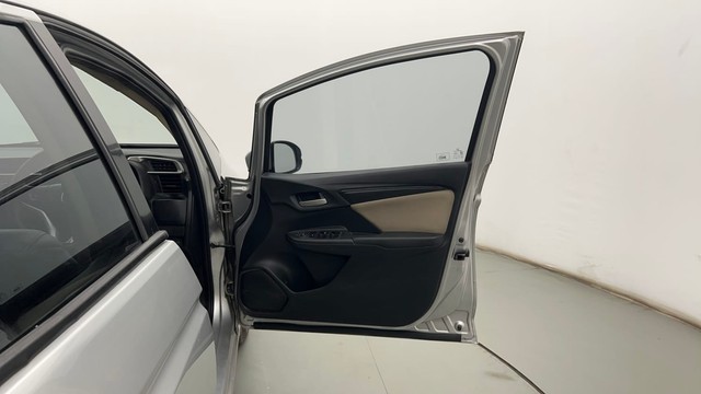 Second-hand 2016 Honda Jazz 1.2 SV i VTEC for sale in Kolkata-16