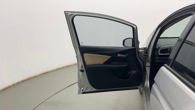 Second-hand 2016 Honda Jazz 1.2 SV i VTEC for sale in Kolkata-30