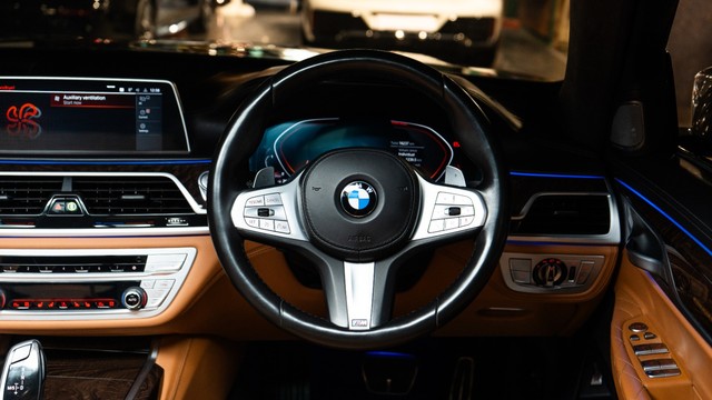 Second-hand 2022 BMW 7 Series 740Li M Sport for sale in New Delhi-2