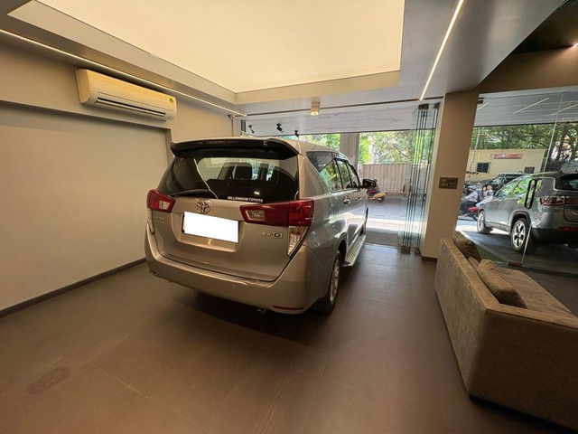 Second-hand 2016 Toyota Innova Crysta 2.4 GX MT BSIV for sale in Mumbai-6