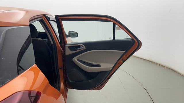 Second-hand 2018 Hyundai i20 1.4 Asta Option for sale in Kolkata-32