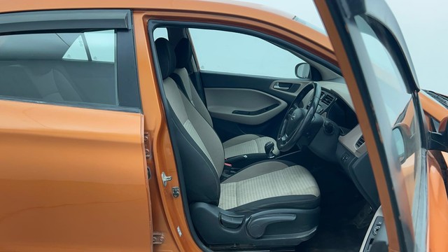 Second-hand 2018 Hyundai i20 1.4 Asta Option for sale in Kolkata-15