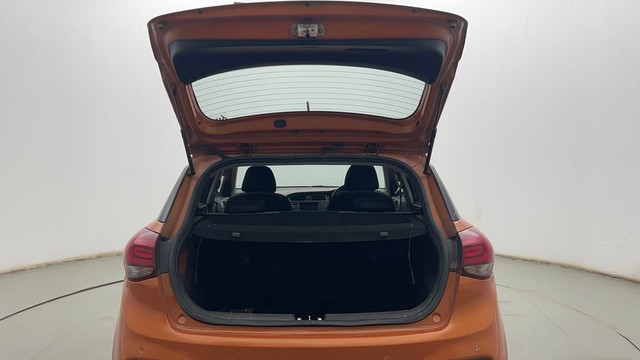 Second-hand 2018 Hyundai i20 1.4 Asta Option for sale in Kolkata-9