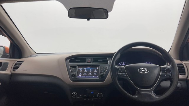 Second-hand 2018 Hyundai i20 1.4 Asta Option for sale in Kolkata-11