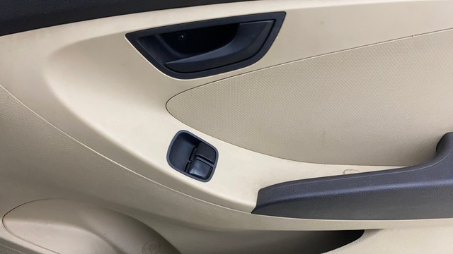 Second-hand 2018 Hyundai EON Magna Plus for sale in Thane-7