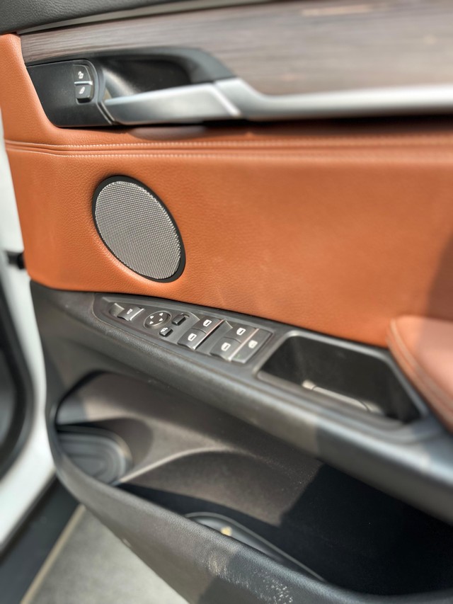 Second-hand 2017 BMW X5 xDrive 30d M Sport for sale in Mumbai-24