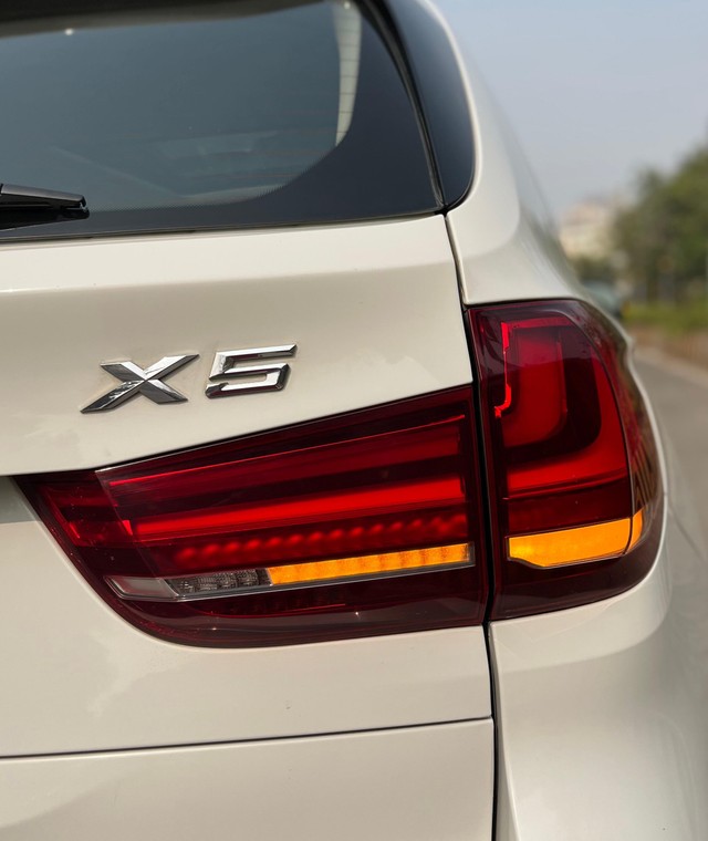 Second-hand 2017 BMW X5 xDrive 30d M Sport for sale in Mumbai-28