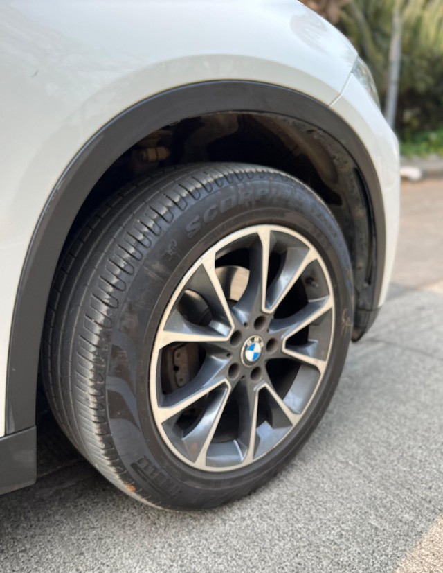 Second-hand 2017 BMW X5 xDrive 30d M Sport for sale in Mumbai-6