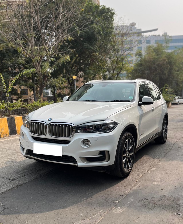 Second-hand 2017 BMW X5 xDrive 30d M Sport for sale in Mumbai-3