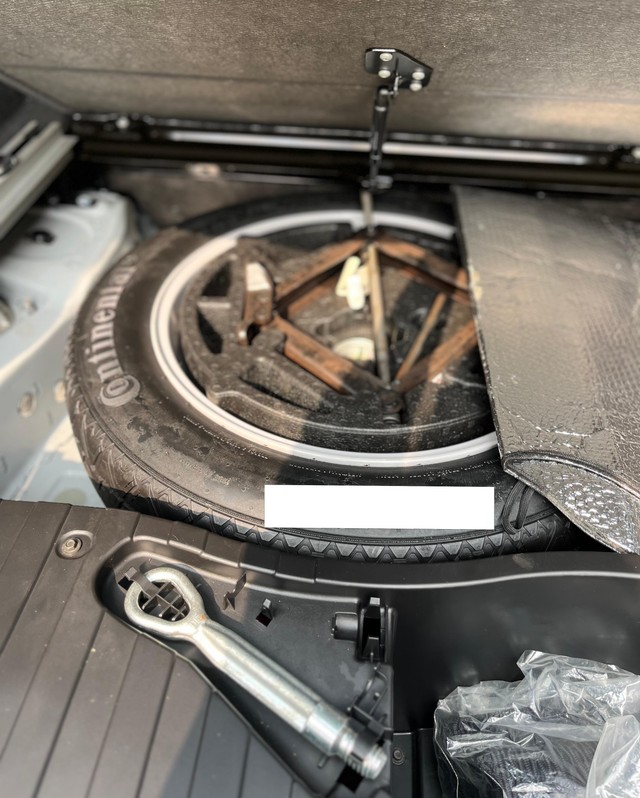 Second-hand 2017 BMW X5 xDrive 30d M Sport for sale in Mumbai-32