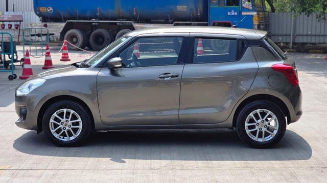 Maruti Suzuki Swift AMT ZXI Second-hand 2019 Maruti Suzuki Swift AMT ZXI for sale in Chennai-3