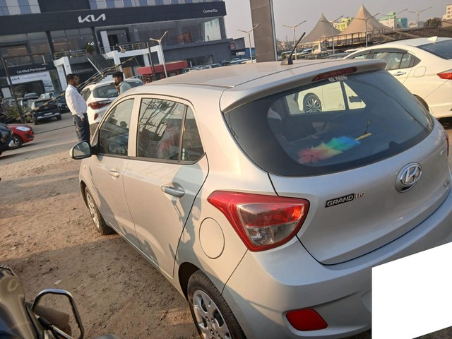 Second-hand 2014 Hyundai Grand i10 Magna for sale in Khordha-2