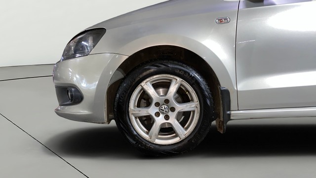 Second-hand 2013 Volkswagen Vento Petrol Highline for sale in Kolkata-29