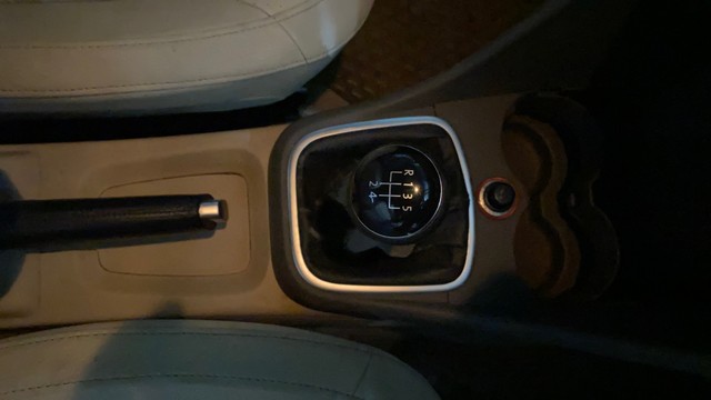 Second-hand 2013 Volkswagen Vento Petrol Highline for sale in Kolkata-22