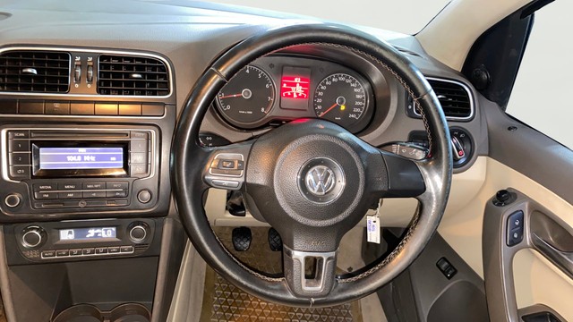 Second-hand 2013 Volkswagen Vento Petrol Highline for sale in Kolkata-7