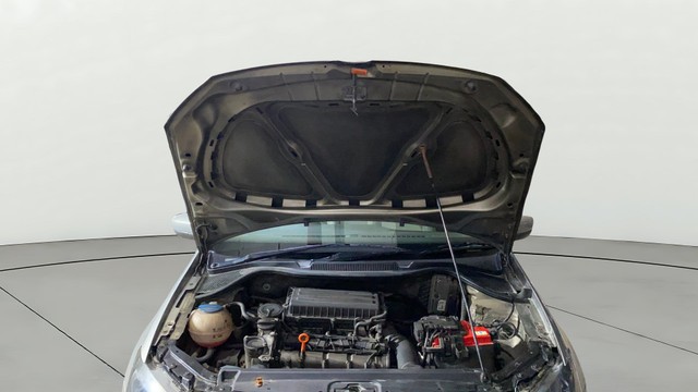 Second-hand 2013 Volkswagen Vento Petrol Highline for sale in Kolkata-19