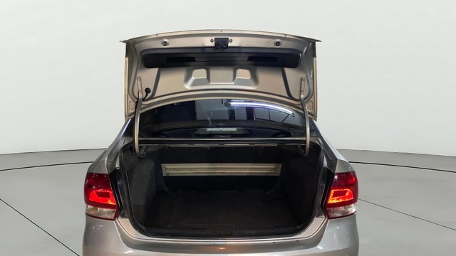 Second-hand 2013 Volkswagen Vento Petrol Highline for sale in Kolkata-4