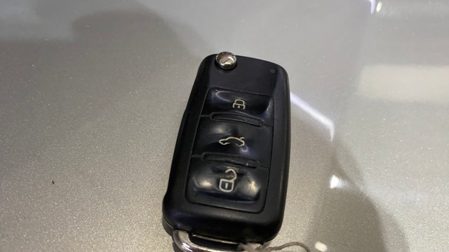 Second-hand 2013 Volkswagen Vento Petrol Highline for sale in Kolkata-5