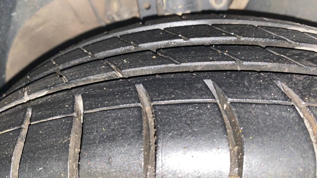 Second-hand 2013 Volkswagen Vento Petrol Highline for sale in Kolkata-2