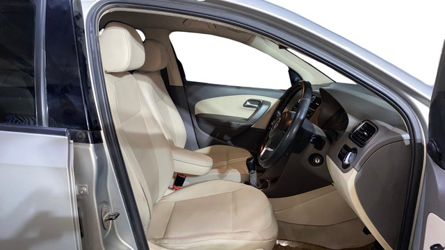 Second-hand 2013 Volkswagen Vento Petrol Highline for sale in Kolkata-25