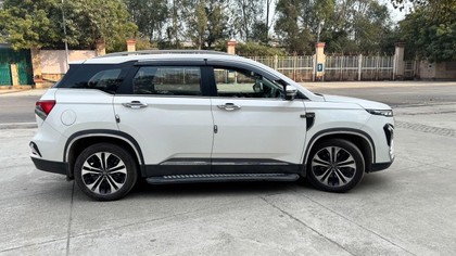 Second-hand 2021 MG Hector Plus Sharp CVT for sale in New Delhi