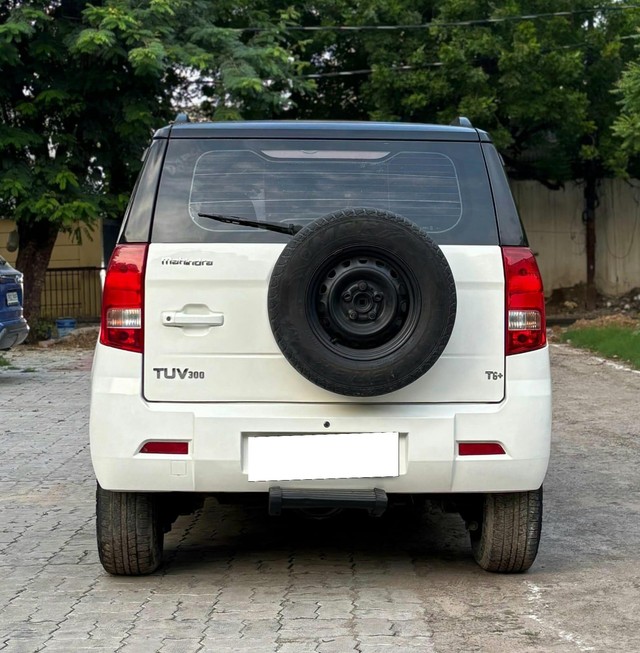 Second-hand 2015 Mahindra TUV 300 T6 Plus for sale in Lucknow-2