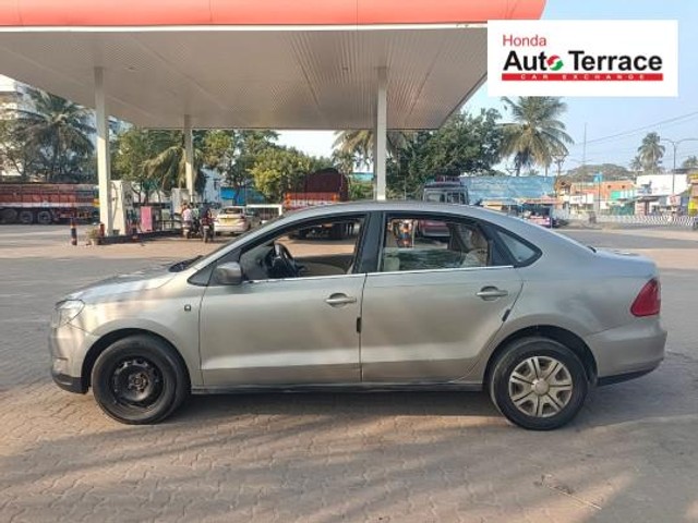 Skoda Rapid 1.5 TDI Ambition Plus Second-hand 2014 Skoda Rapid 1.5 TDI Ambition Plus for sale in Pondicherry-5