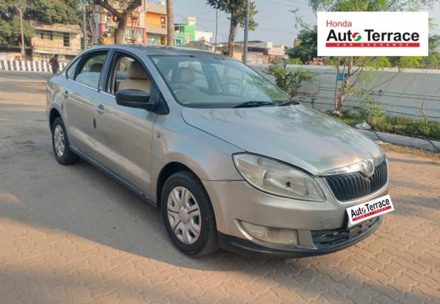 Skoda Rapid 1.5 TDI Ambition Plus Second-hand 2014 Skoda Rapid 1.5 TDI Ambition Plus for sale in Pondicherry-13