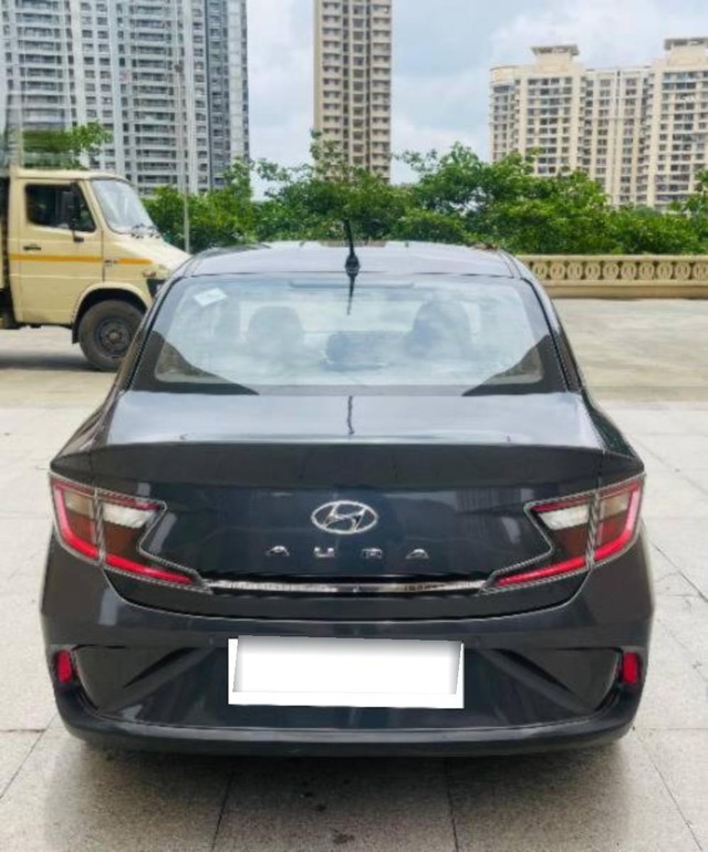 Second-hand 2022 Hyundai Aura S CNG for sale in Thane-6